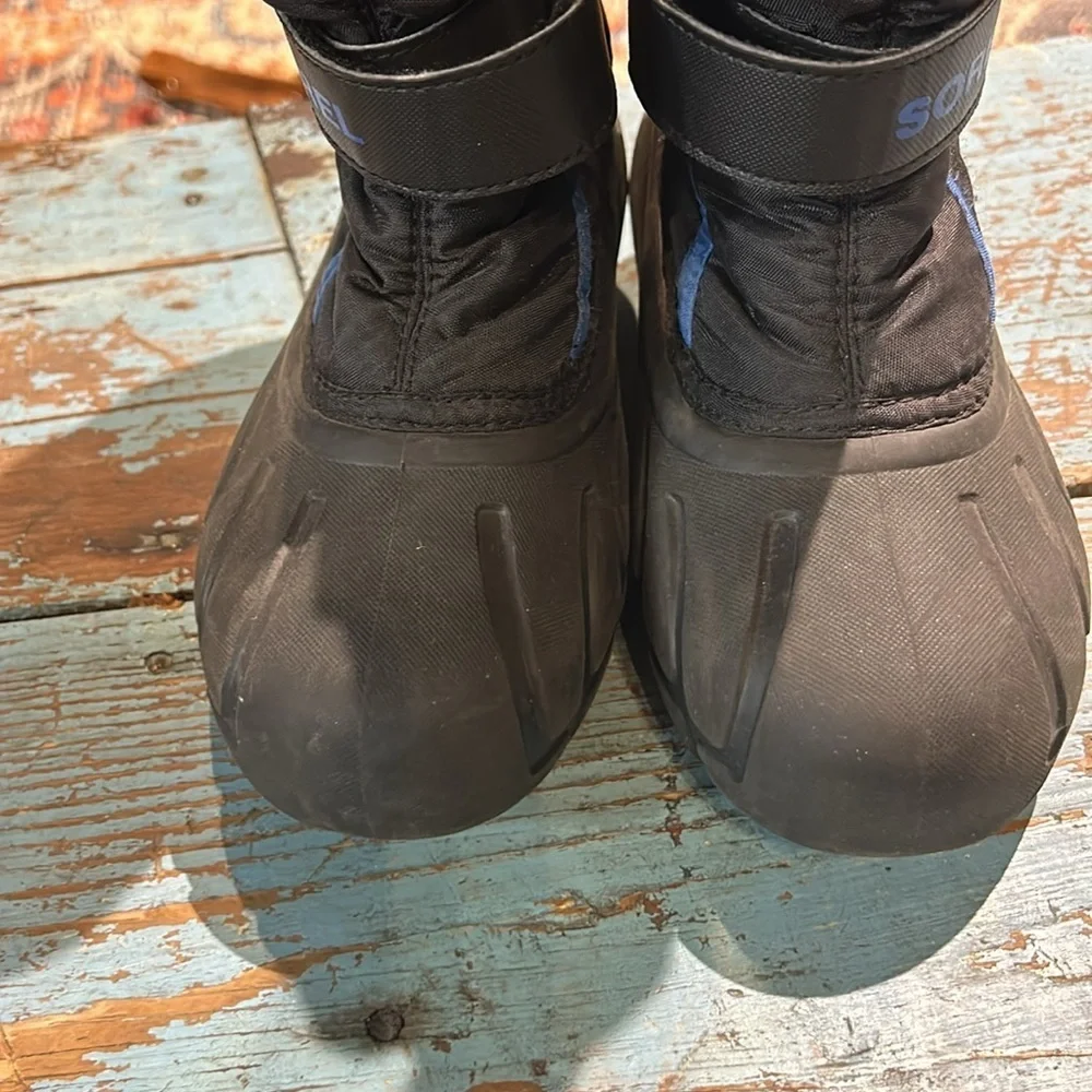 Sorel Youth Flurry Black Blue Pull On Snow Boot Kids Size 4